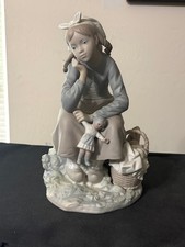 Vintage Retired Lladro Girl holding a Doll Anoranza Porcelain Figurine #1211 9
