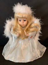 Animated Kneeling Singing Angel Sings Silent Night picture