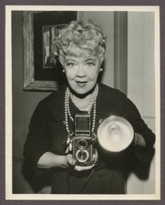 SPRING BYINGTON Actress Self Portrait? ORIGINAL 1940 Photo Rolleiflex J4495 picture