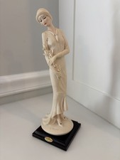1987 Giuseppe Armani Lady With Flowers  Figurine Excellent condition picture