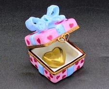 Authentic Limoges France Peint Main Heart Gift Box Trinket Box Decor Ceram picture