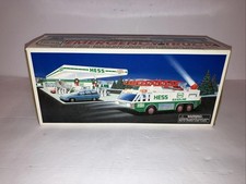 Vintage 1996 Hess Emergency Ladder Truck NEW IN BOX picture