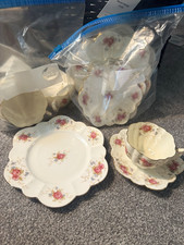 Paragon Bone China Floral Pink Rose Tea Cup & Saucer Set Gold Trim Scalloped picture