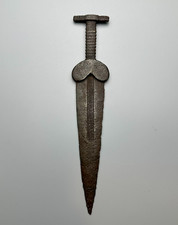 Scythian Zoomorphic Dagger With Akinak Ornamentation, 6th–5th centuries BCE picture