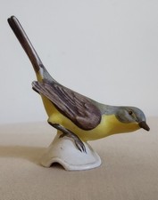 Vintage Goebel Yellow Wagtail Porcelain Bird Figurine CV32, 3.5