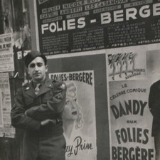 c1940s Paris France US Army Soldier Folies Bergere Snapshot Photo Cabaret Poster picture