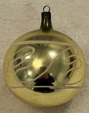 Vtg. Gold Green Heidt? Heim? Squiggle Stencil 3” Ornament 1940s picture