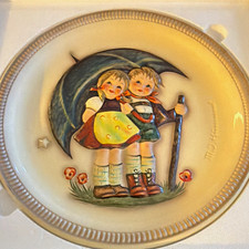 Goebel M.I. Hummel First Anniversary Collector Plate First Edition 1975 10