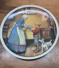 KNOWLES The Pantry Raid, NORMAN ROCKWELL 1986 Collector Plate  84 - R70 - 2.11 picture