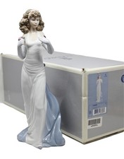 Lladro ANTICIPATION #6608 Figurine w/ Box 1999 Regino Torrijos 12