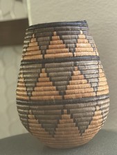 Zulu Traditional Basket Handwoven, South African. Great Condition. No lid EUC picture