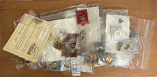1988 Cypress Gardens The Bahamas Georgia Dollywood Williamsburg Press Pin Lot. picture