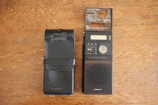 Vintage TOSHIBA RC-1790F LCD Quartz Clock Pocket AM/FM Radio picture