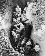 1940 English Children Sheltering from Bombs WWII 8x10 Glossy Print HT4136405 picture