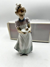 Lladro #5429 HAPPY BIRTHDAY Girl Porcelain Figurine Girl Holding Cake 8