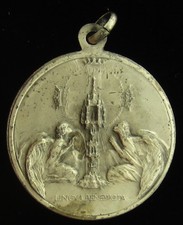 Vintage Saint Anthony Medal Angels Tongue Reliquary Catholic Jesus Large picture
