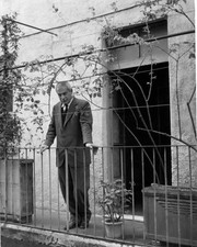 Italian writer Elio Vittorini on the terrace of his house Milan 1960 Old Photo picture