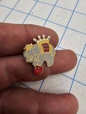 VTG Lapel Pin Back Hat Gold Tone Elephant WWBA Wisconsin Bowling King Pin 1986 picture