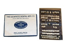 Antique S.S. White Dental Mfg. Co. Porcelain False Teeth Set in Original Box picture