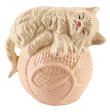 Vtg Ceramic Sleeping Cat on Ball of Yarn Figurine Cat Lover Decor White Pink 5