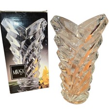 3 pound Mikasa Wyndham Crystal Vase Glass Heavy 9 inches picture