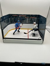 Starting Lineup Freeze Frame One on One Gretzky vs Bure 1998 2-Figure Set 71861 picture