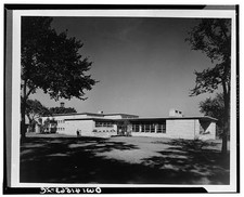 Photo:1940s Modernist House Exterior Mid Century Flat Roof Lawn Trees picture
