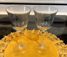 2 Crystal Wine Glasses 8