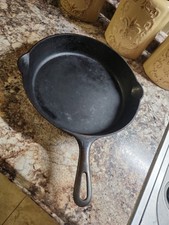 Griswold Erie Small Block Logo #10 Antique Cast Iron Skillet 716 S Sits Flat  picture