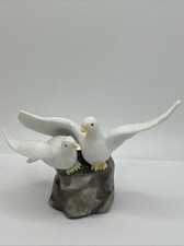 Vtg Twin 3 Inch Dove’s Posing ‘ Love On The Cliffs ’ Porcelain/Ceramic Figurine picture