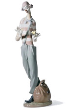 LLADRÓ   Clown in love  Clown standing with flower Brand New L 6997 picture