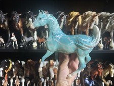 Breyer Belize Glossy 2026 Exotic Destinations Collector Club Web Special Sham picture