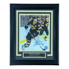 Zdeno Chara Autographed Boston Bruins (Action) Deluxe Framed 8x10 Photo - YSMS picture