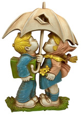 1977 Homco Resin Wall Art Plaque Two Children under Umbrella 13