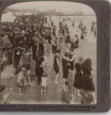 Holiday Crowds at the Beach Coney Island NY Underwood Stereoview c1899 picture