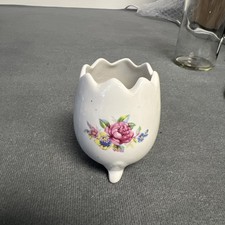 Porcelain 3 Footed Floral Cracked Egg Vase 3