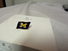 Vintage University of Michigan U of M  Lapel Pin Enamel picture