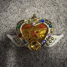 Sailor Moon Eternal Moon Article Compact Wing Heart Design BANDAI Vintage picture