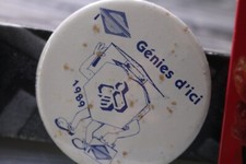Vintage Macaron PinBack Québec génies d'ici 1989 desjardins picture
