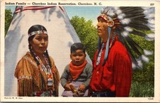 Indian Family, Cherokee Indian Reservation, Cherokee, North Carolina - Postcard picture