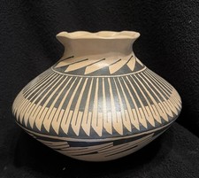 Vintage Mata Ortiz Mexico Pottery Vase Signed Dora Quezada picture