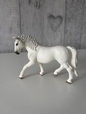 Schleich Horse 13819 Lipizzaner Mare White Horse Purple Braids 2016 Retired picture