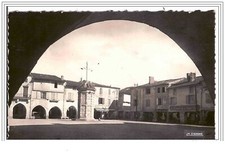24.EYMET.PLACE GAMBETTA.CPSM. picture