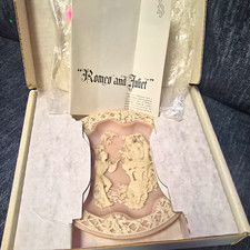Incolay Studios Romeo & Juliet Shakespearean Lovers Plate 8.5in Stone 8200B picture