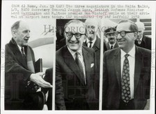 1972 Press Photo Gen. Joseph Luns, Lord Carrington & Dom Mintoff in Rome, Italy picture