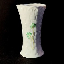 BELLEEK PORCELAIN SHAMROCK COLLEEN VASE, 4 1/4