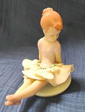 Lladró 6690 Rosy Posey Porcelain Figurine Retired Mint Condition new in open box picture
