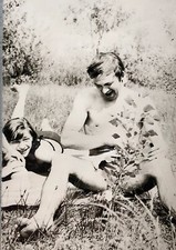 1970s Shirtless Handsome Man Photo - Vintage Gay Int Nude Feet Snapshot picture