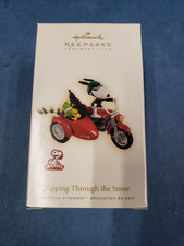 Hallmark Keepsake Ornament Club Peanuts Snoopy Zipping Through the Snow 2009 picture