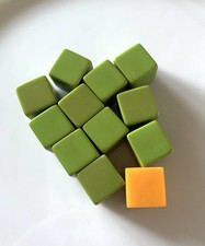 VINTAGE 1940’S BAKELITE GREEN OPAQUE CUBES NEVER USED 5/8” - 12 - 55.4grams picture
